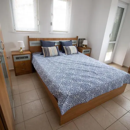 Olympias Court B